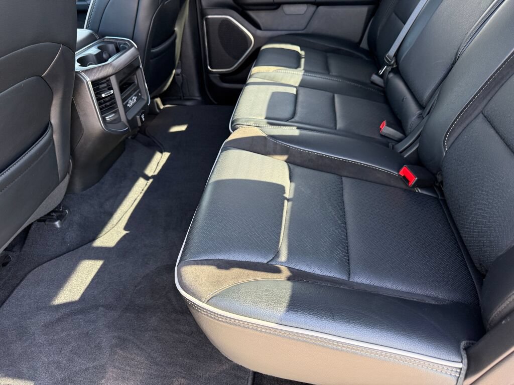 Used 2026 RAM 1500 Laramie AWD/4WD image 10