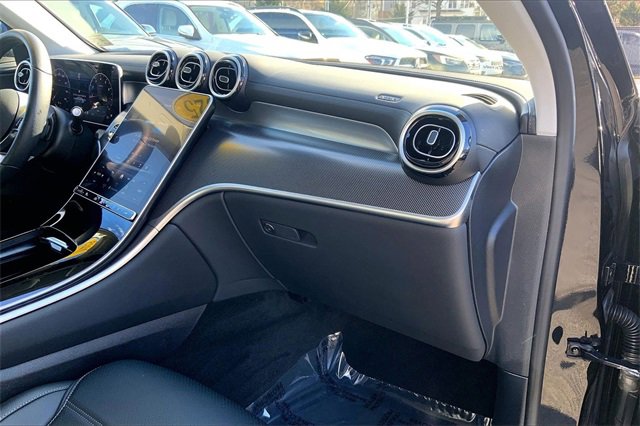 Used 2025 Mercedes-Benz GLC 300 4MATIC image 14