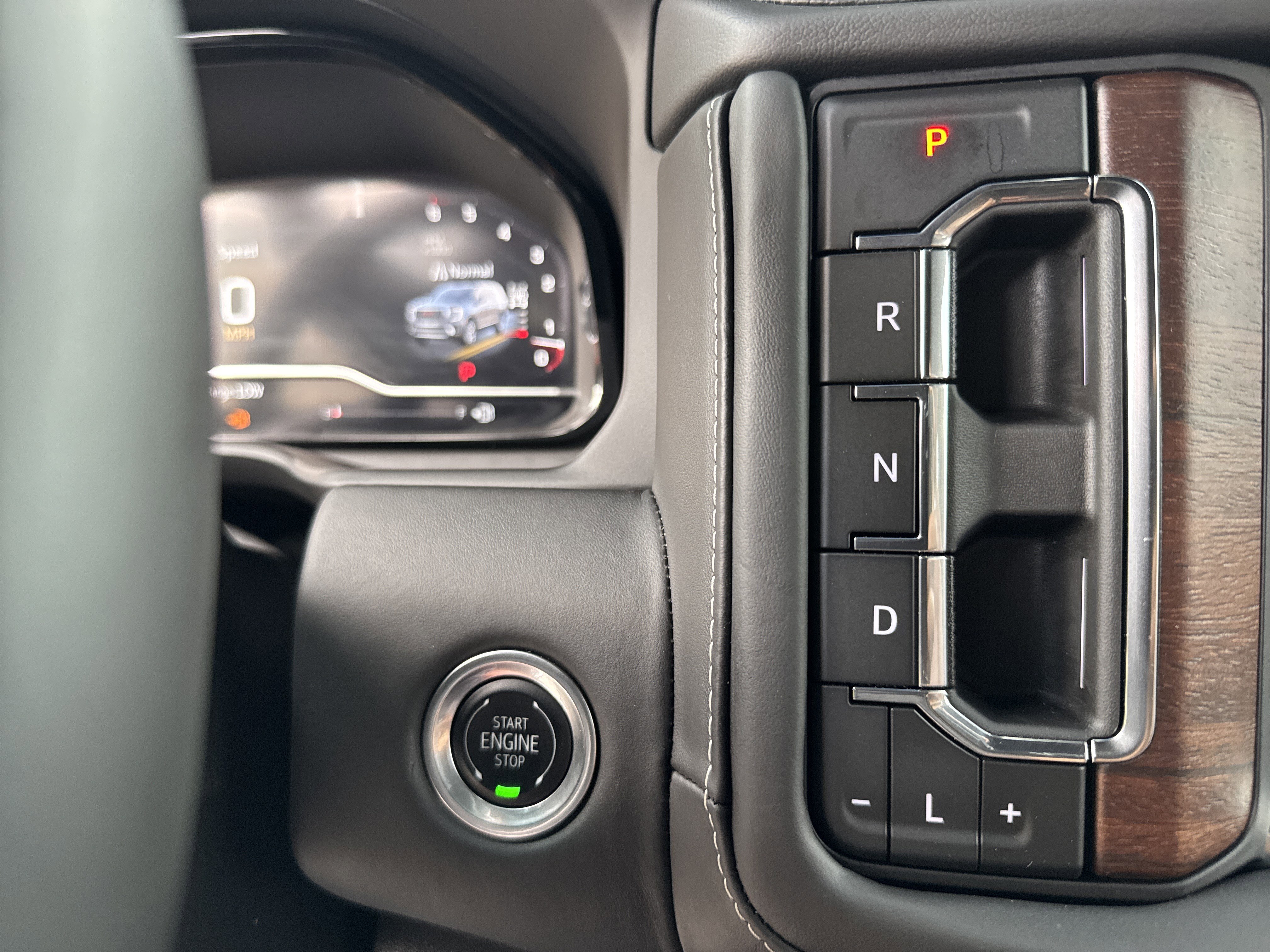 Used 2024 GMC Yukon Denali Ultimate image 27