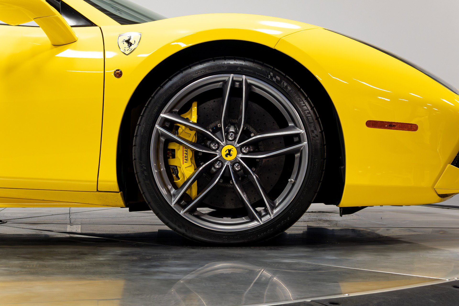 Used 2017 Ferrari 488 Spider image 22