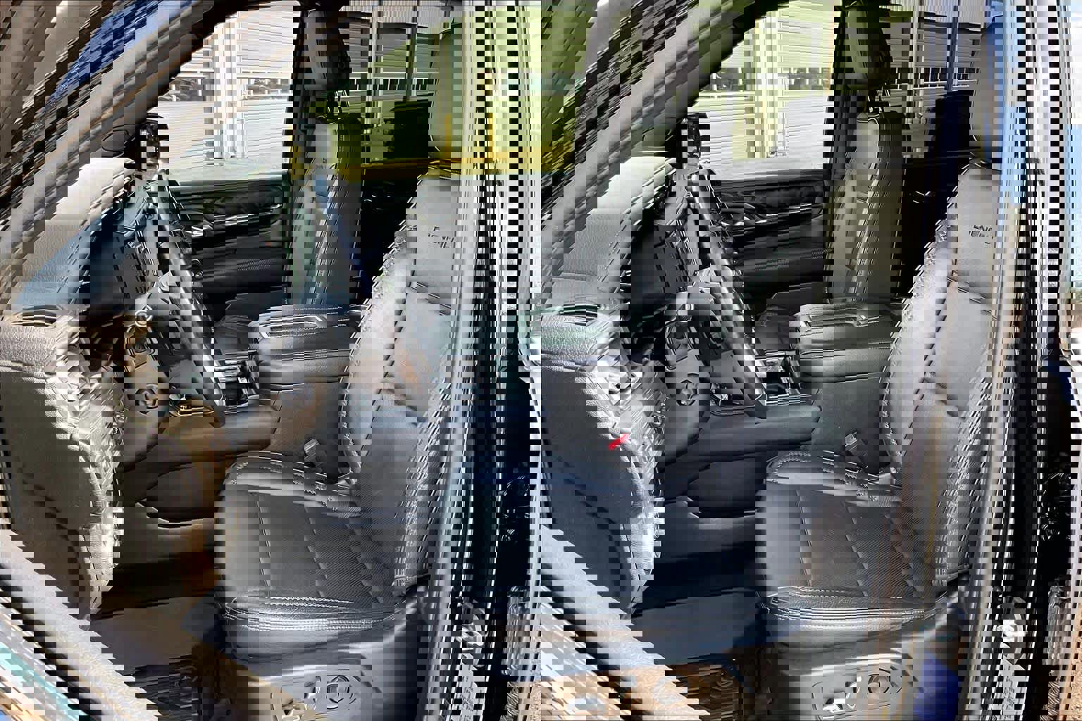 Used 2022 GMC Yukon XL Denali image 8