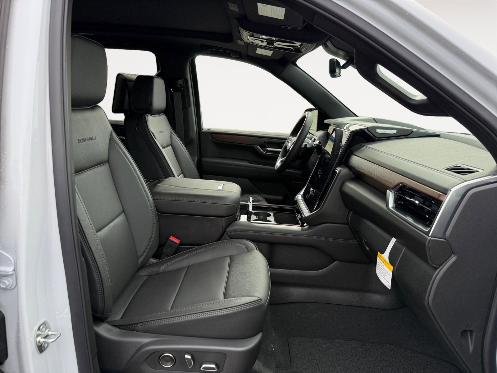 New 2026 GMC Yukon Denali image 19