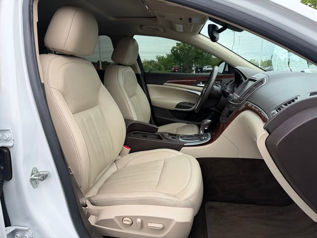 Used 2016 Buick Regal Premium w/ Driver Confidence Package #1 FWD image 18