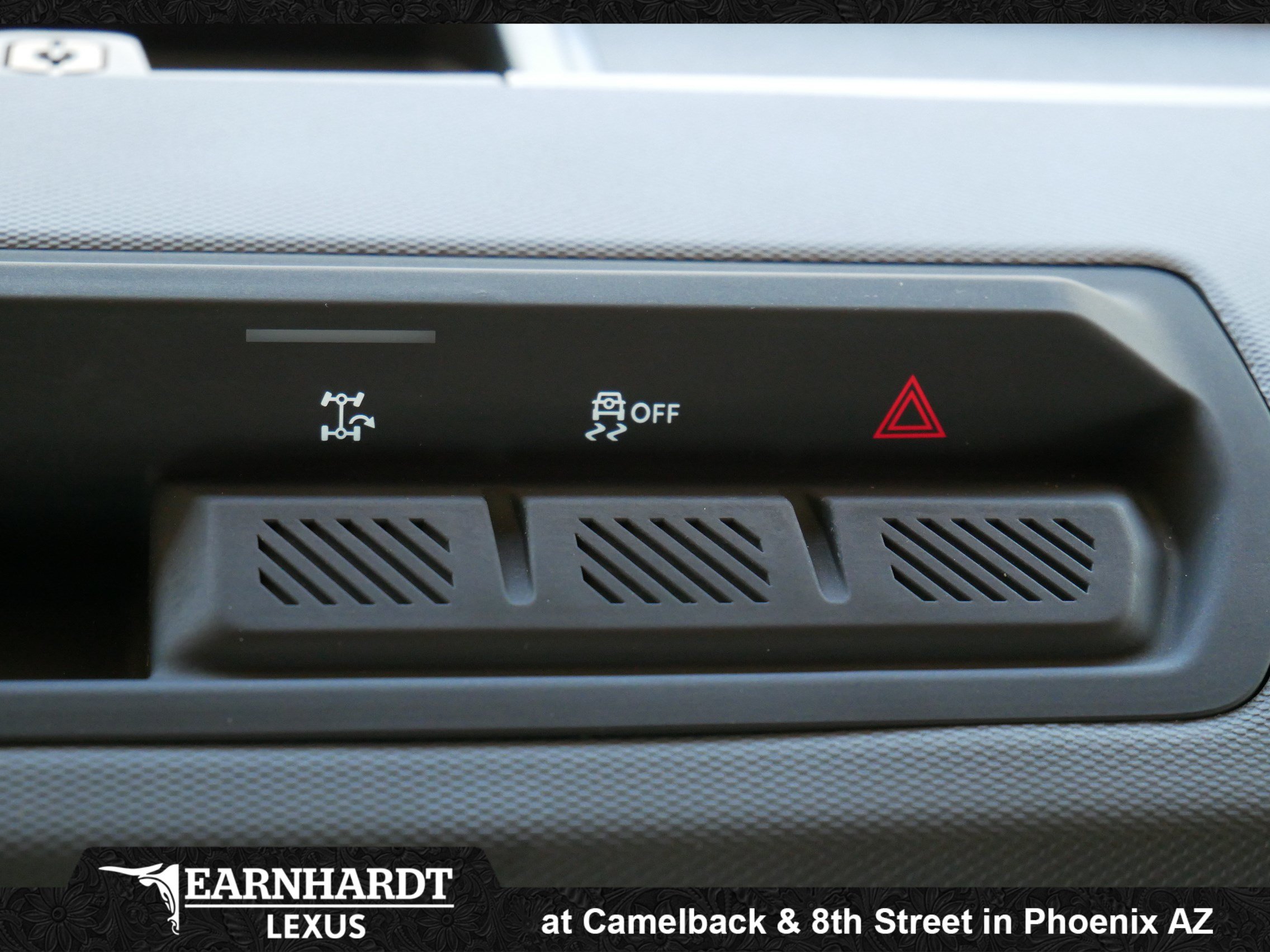 Used 2025 Ford Bronco 2-Door AWD/4WD image 28