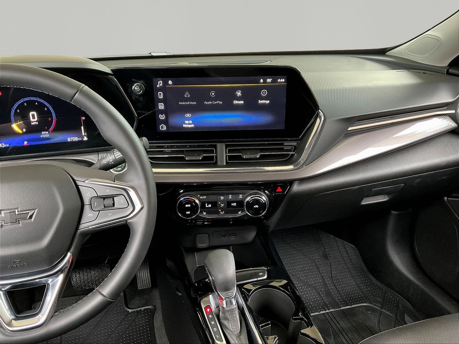 Used 2025 Chevrolet Trax ACTIV FWD image 9