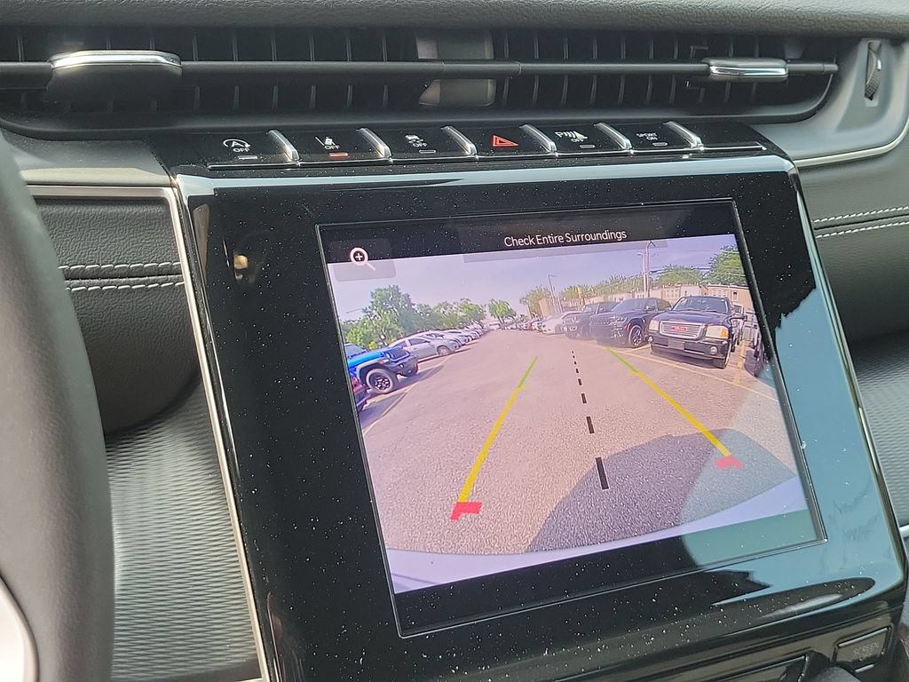Certified 2025 Jeep Grand Cherokee Laredo AWD/4WD image 30
