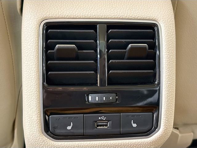 Used 2018 Volkswagen Passat 2.0T SEL Premium image 28