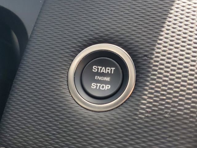 Certified 2025 Land Rover Discovery Sport Dynamic SE image 31