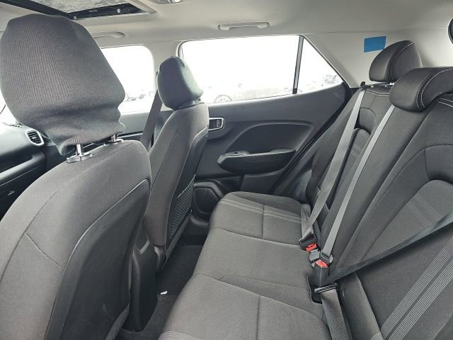 Used 2023 Hyundai Venue SEL image 19