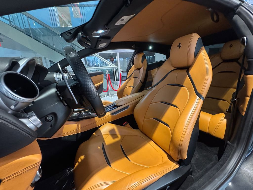 Used 2018 Ferrari GTC4Lusso T RWD image 41