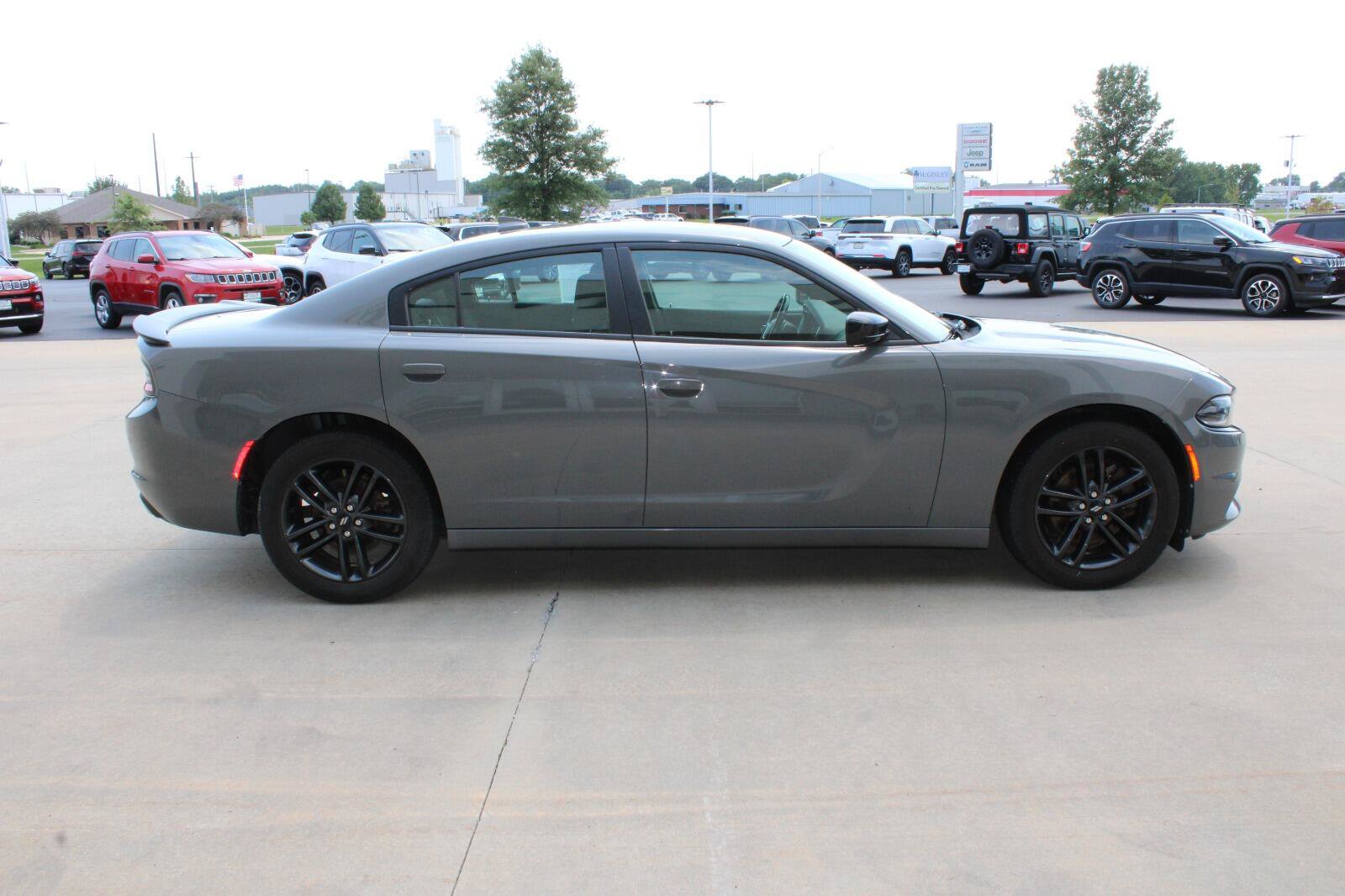 Used 2019 Dodge Charger SXT w/ Blacktop Package AWD/4WD image 6