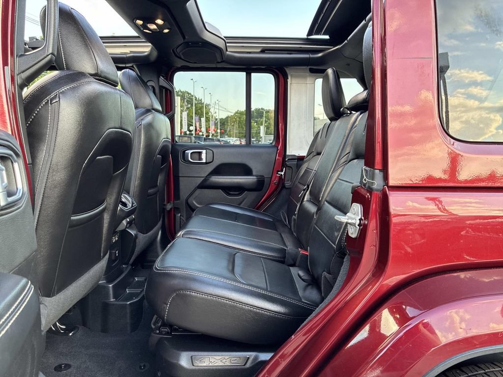 Used 2021 Jeep Wrangler Unlimited Sahara w/ Cold Weather Group AWD/4WD image 19