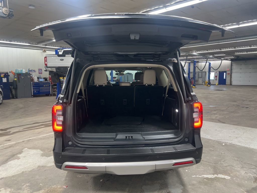 Used 2023 Ford Expedition Max Limited image 12