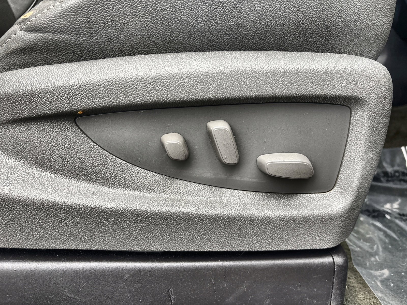 Used 2015 Chevrolet Suburban LT image 36