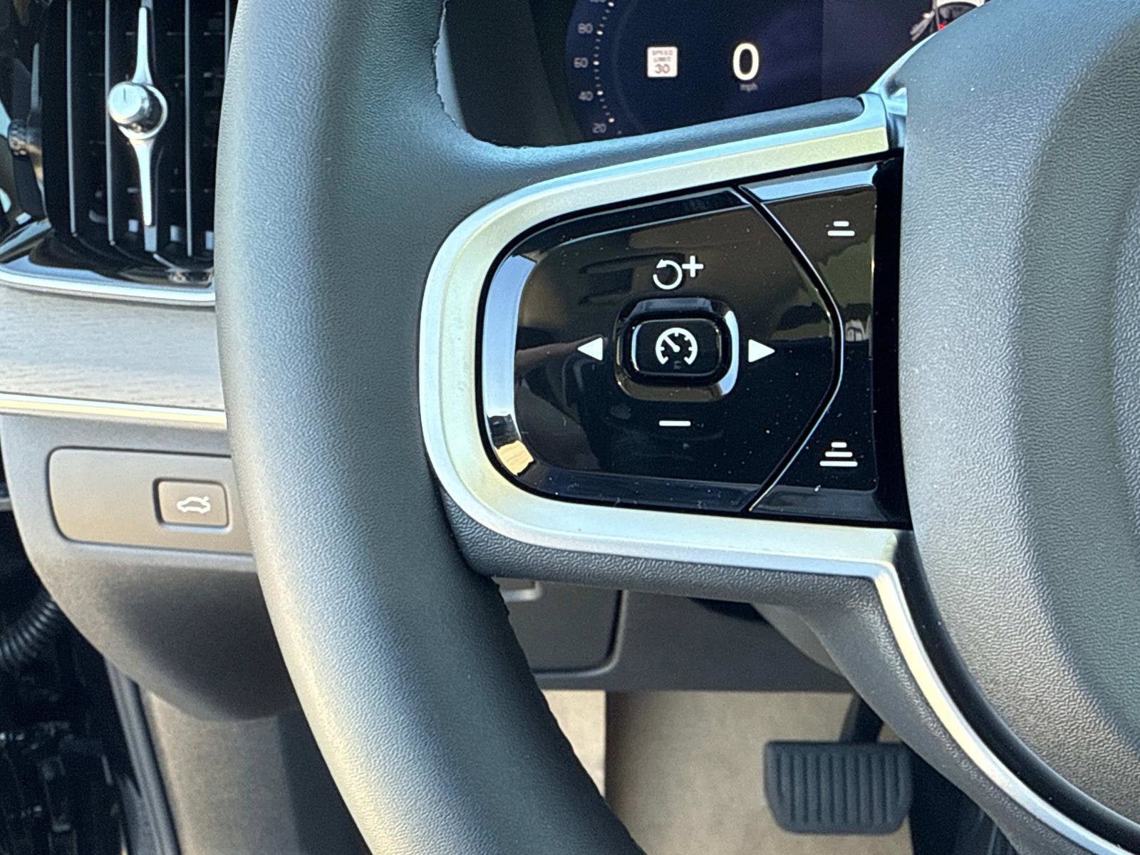 New 2026 Volvo XC90 B6 Plus w/ Protection Package AWD/4WD image 30