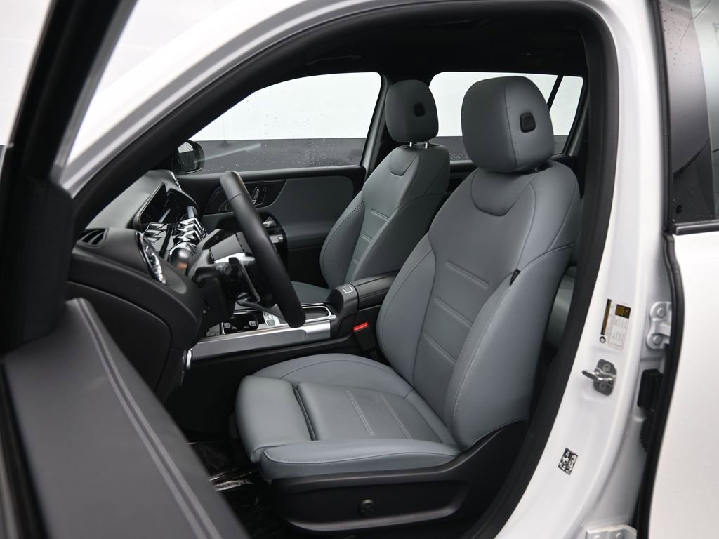 Used 2025 Mercedes-Benz GLB 35 AMG 4MATIC image 18