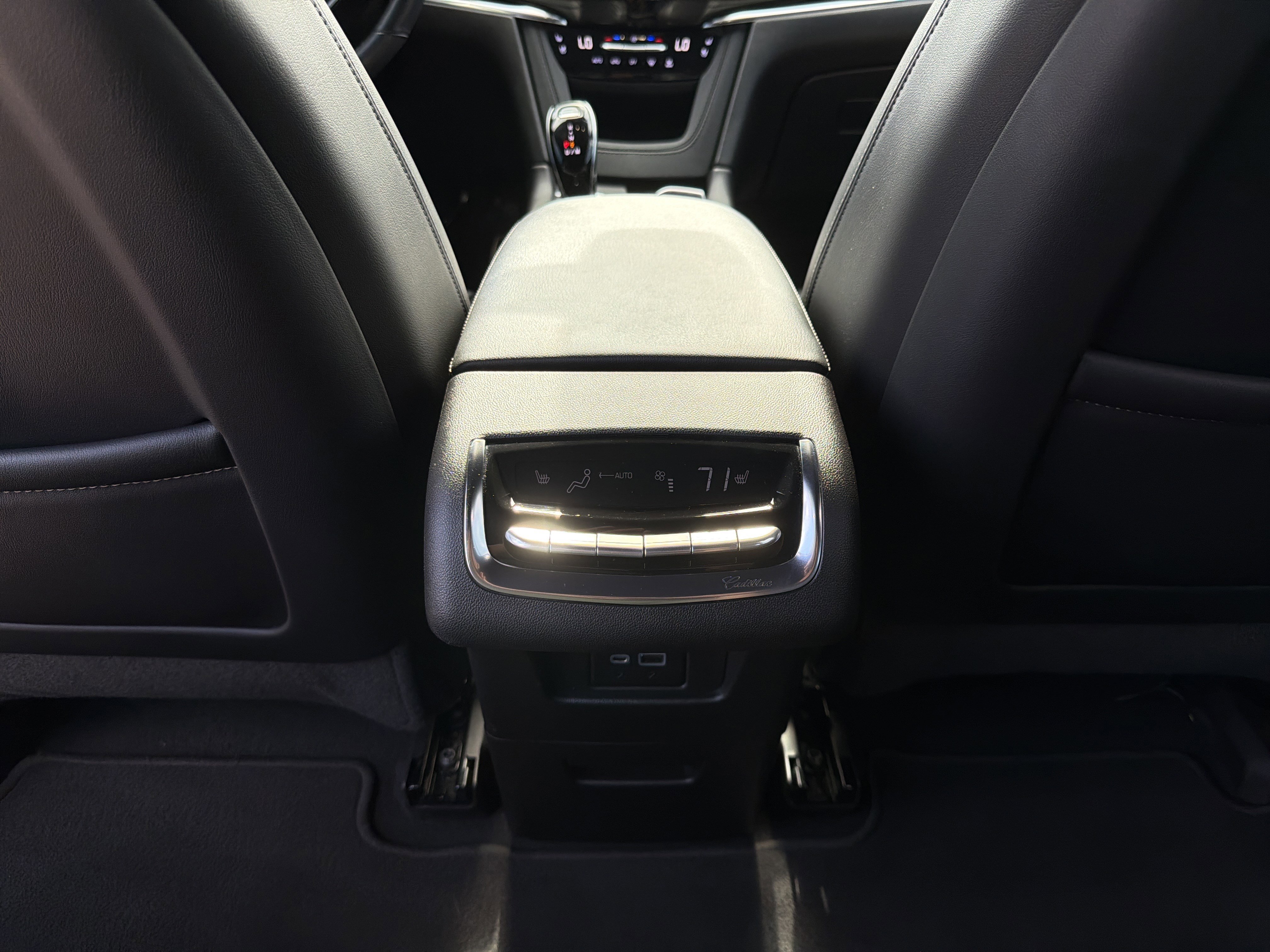 Used 2023 Cadillac XT6 Sport image 28