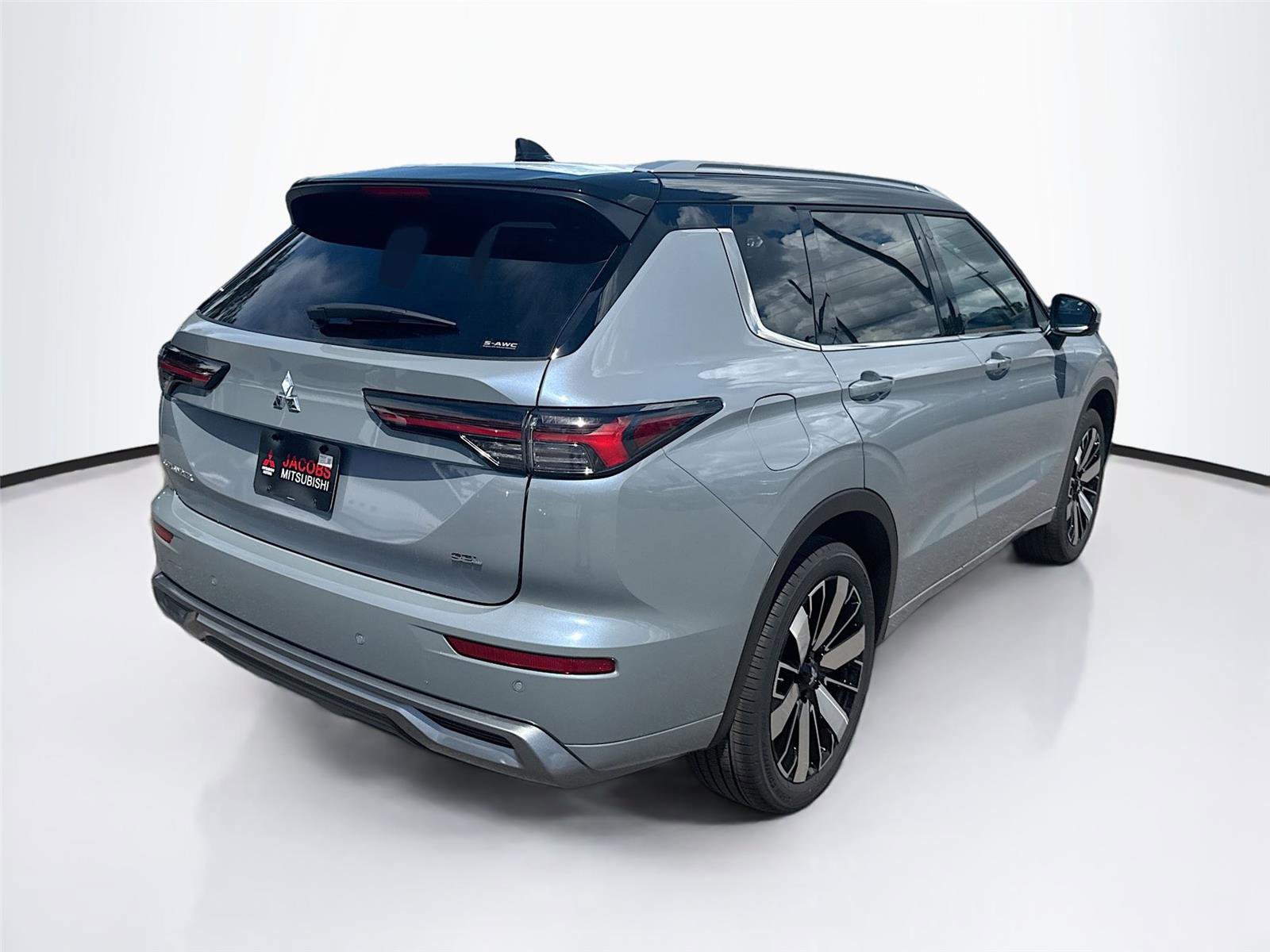 New 2025 Mitsubishi Outlander SEL image 7