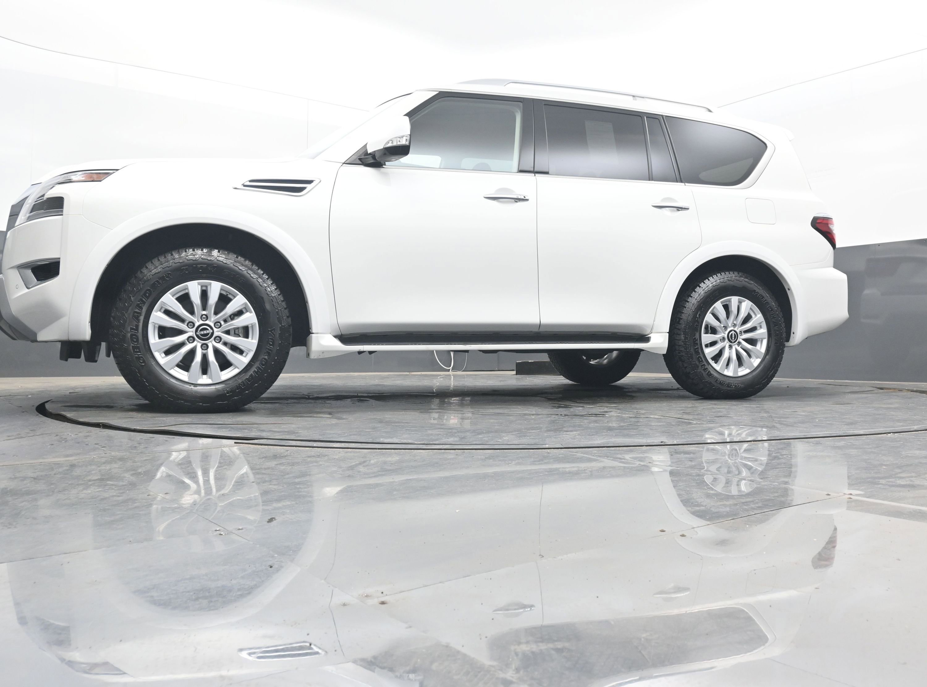 Certified 2024 Nissan Armada SV image 25