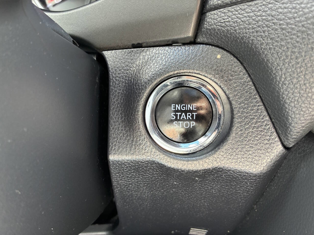 Used 2019 Toyota RAV4 XLE w/ Convenience Package AWD/4WD image 27