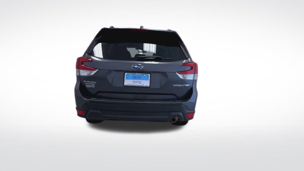 Used 2020 Subaru Forester Limited image 7