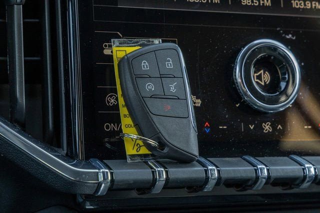 Used 2025 GMC Acadia Elevation image 24