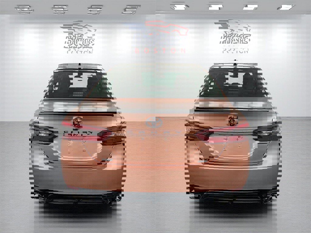 Used 2022 Toyota Camry XSE image 5
