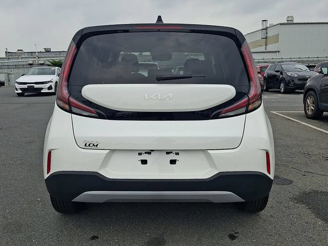 Used 2025 Kia Soul LX w/ LX Technology Package FWD image 5