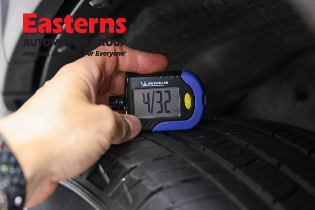 Used 2025 Jeep Grand Cherokee Altitude AWD/4WD image 27