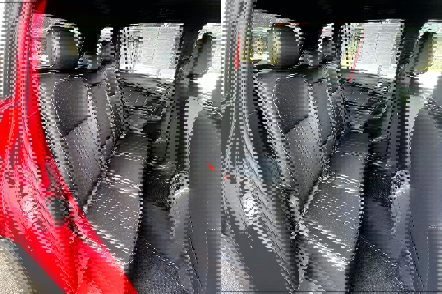 Used 2024 Volkswagen Tiguan SE R-Line image 26