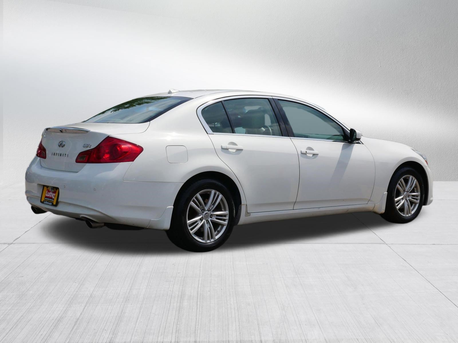 Used 2010 INFINITI G37 x Sedan w/ Premium Pkg AWD/4WD image 7