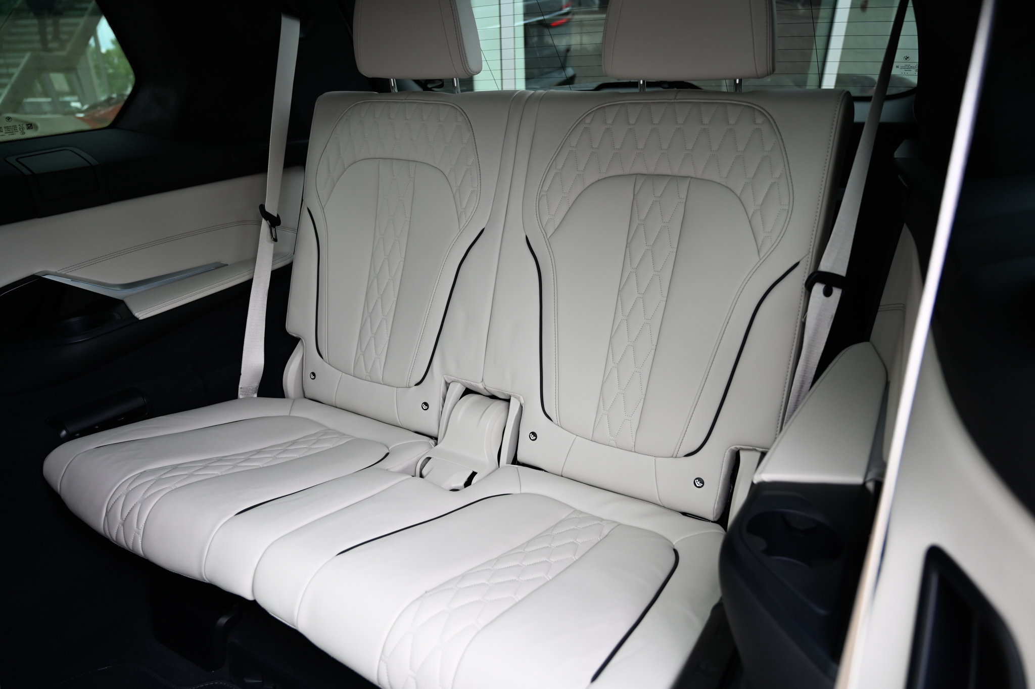 Used 2023 BMW X7 xDrive40i w/ Executive Package AWD/4WD image 41
