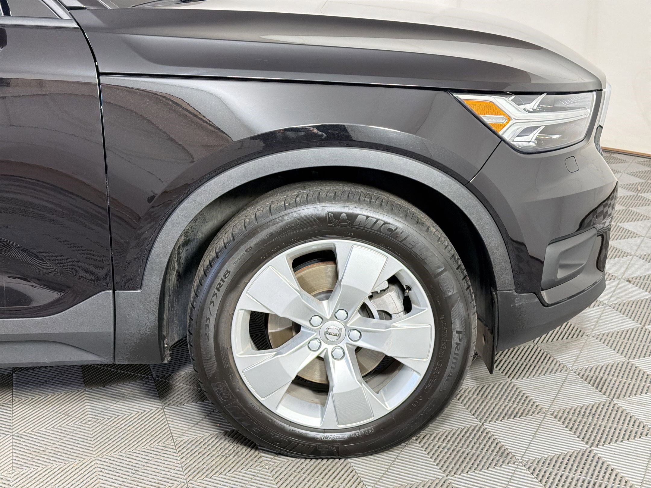 Used 2020 Volvo XC40 T5 Momentum w/ Protection Package image 12