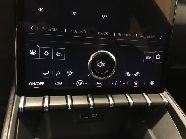 Used 2025 GMC Terrain Elevation image 23