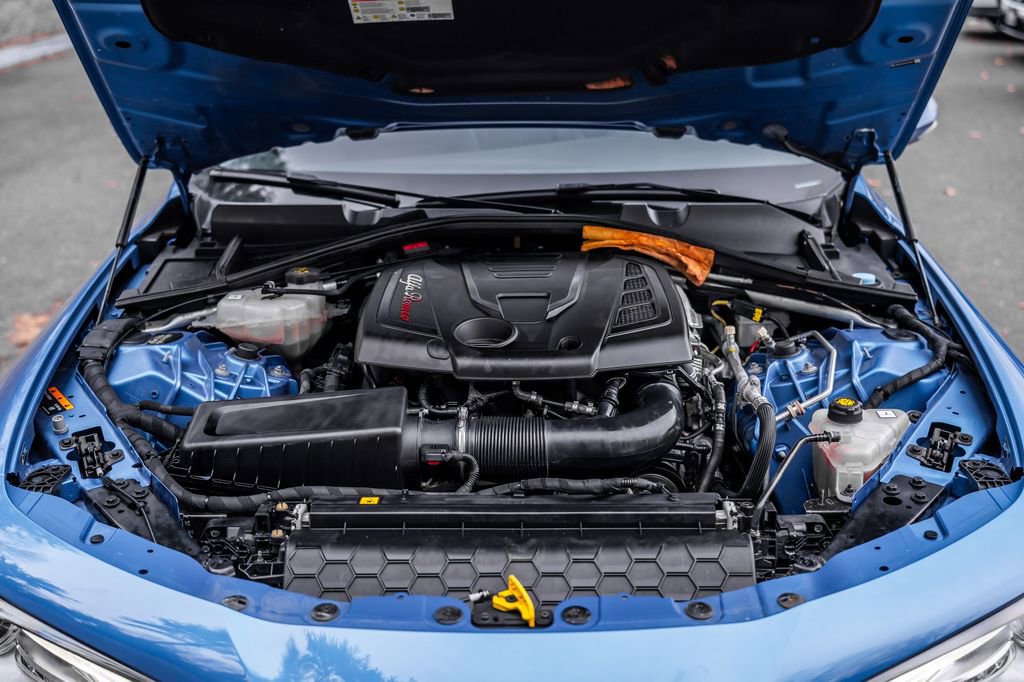 Used 2025 Alfa Romeo Giulia AWD w/ Driving Assist Package image 27