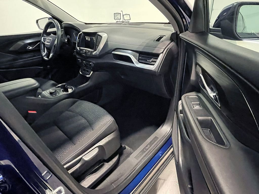 Used 2023 GMC Terrain SLE w/ Driver Convenience Package image 25