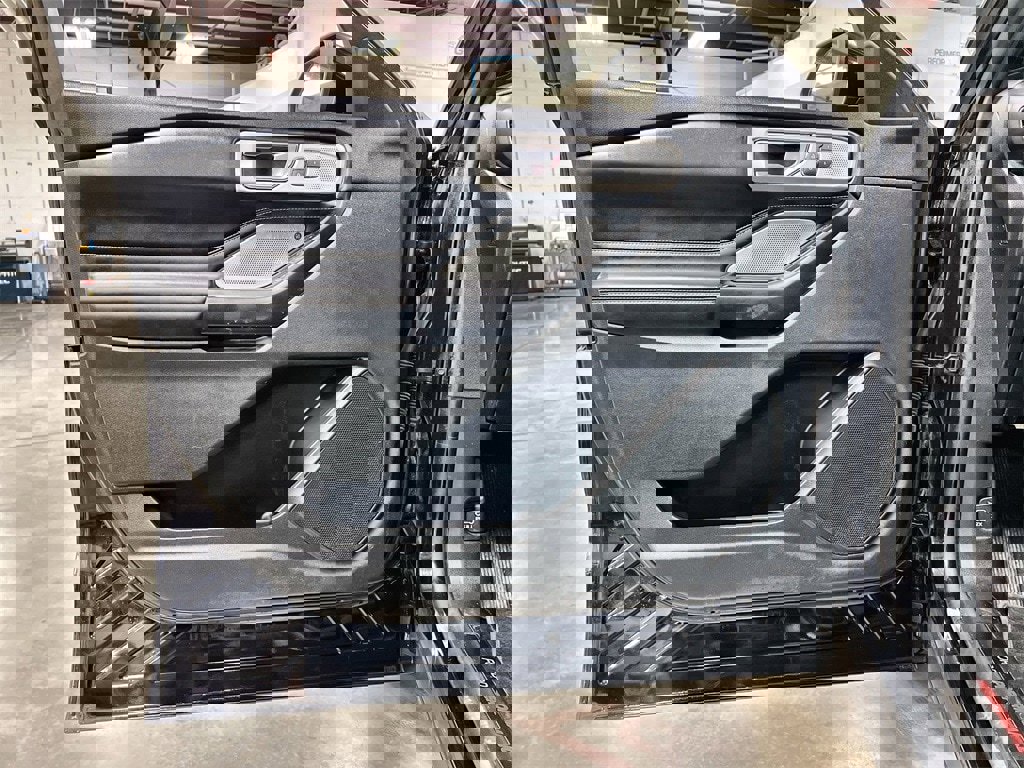 Used 2020 Ford Explorer ST w/ Premium Technology Package image 15