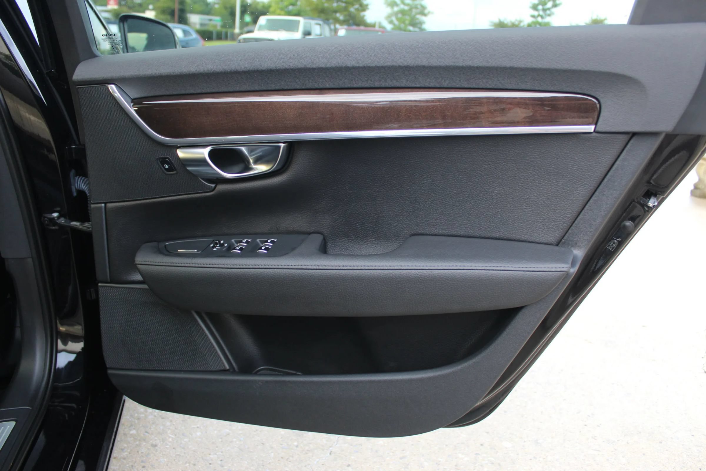 Used 2018 Volvo S90 T6 Momentum w/ Convenience Package AWD/4WD image 21