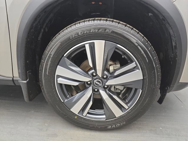 Used 2023 Nissan Rogue Platinum w/ Platinum Premium Package AWD/4WD image 12