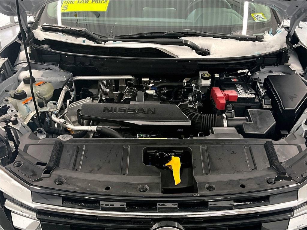 Used 2024 Nissan Rogue S image 28
