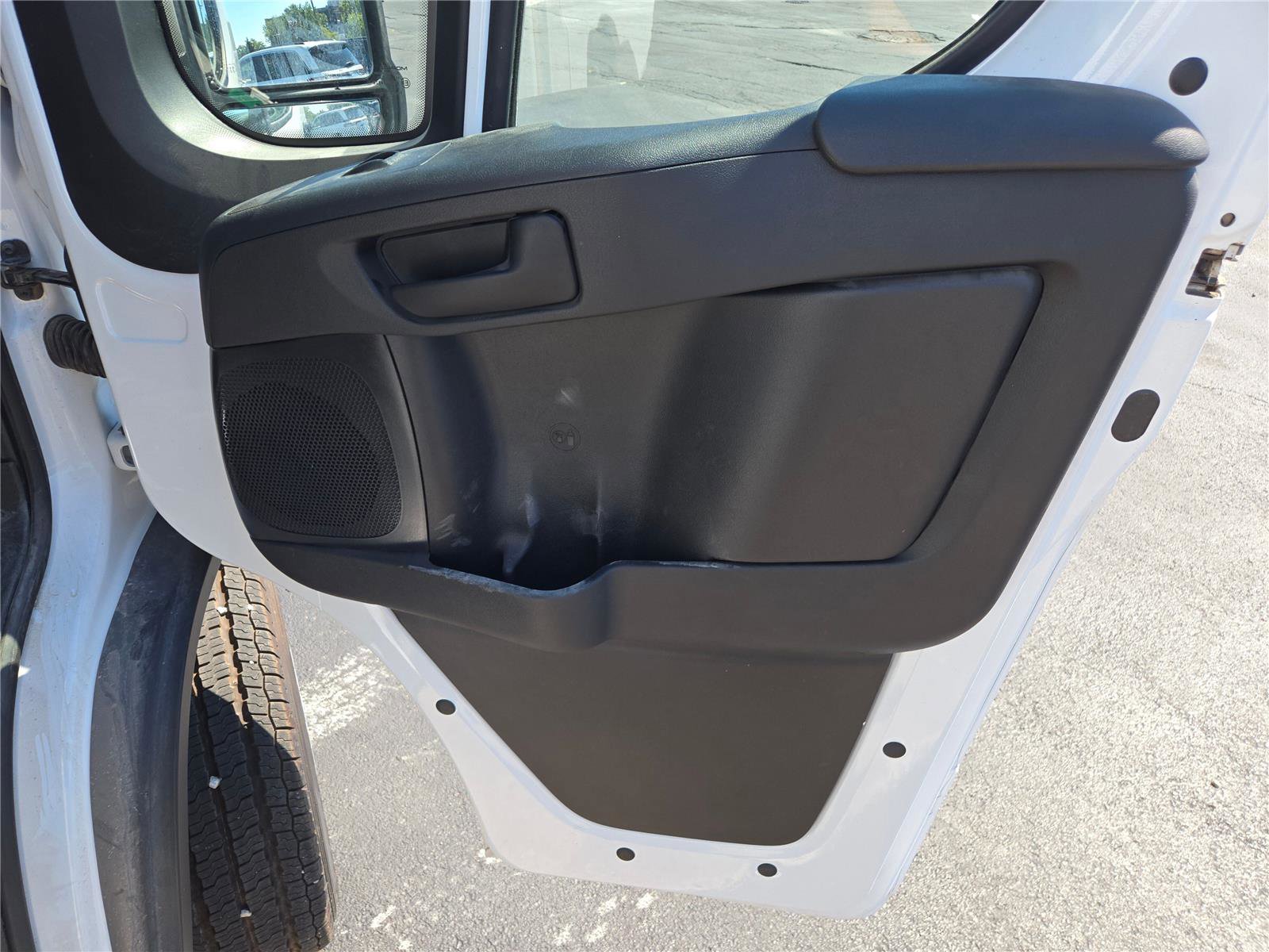 Used 2025 RAM ProMaster 2500 w/ Convenience Group image 6