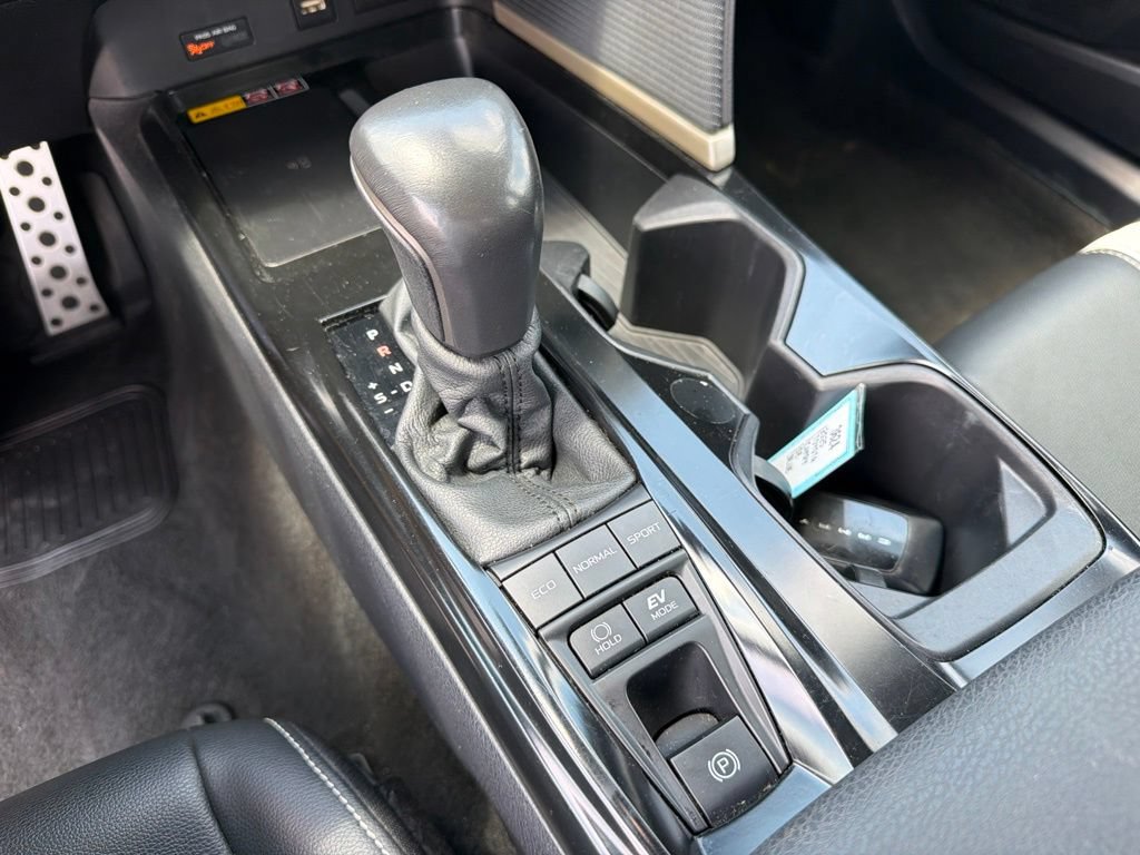 Used 2025 Toyota Camry SE FWD image 10