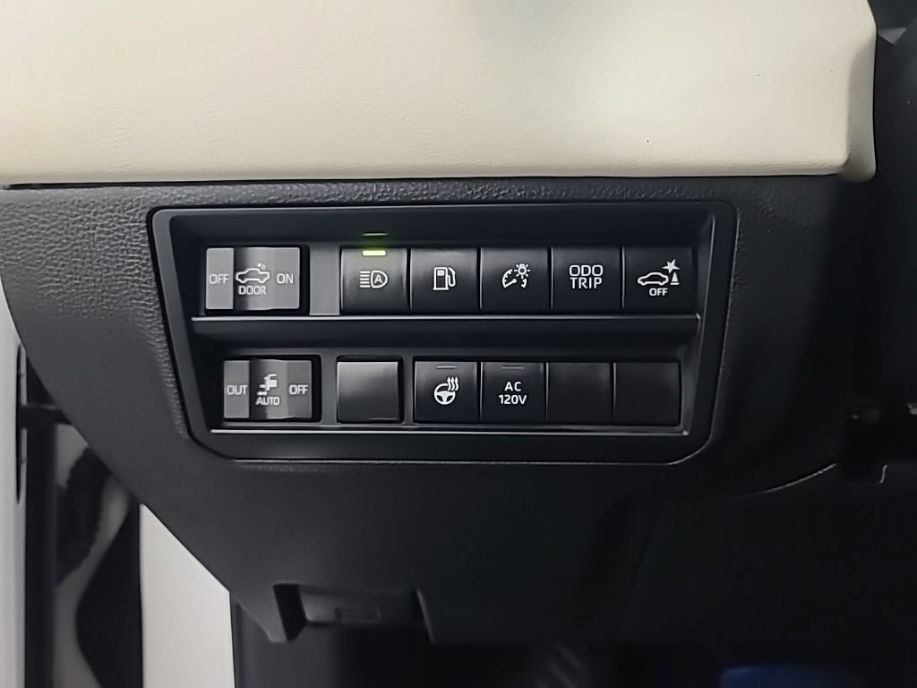 Used 2022 Toyota Tundra Capstone AWD/4WD image 30