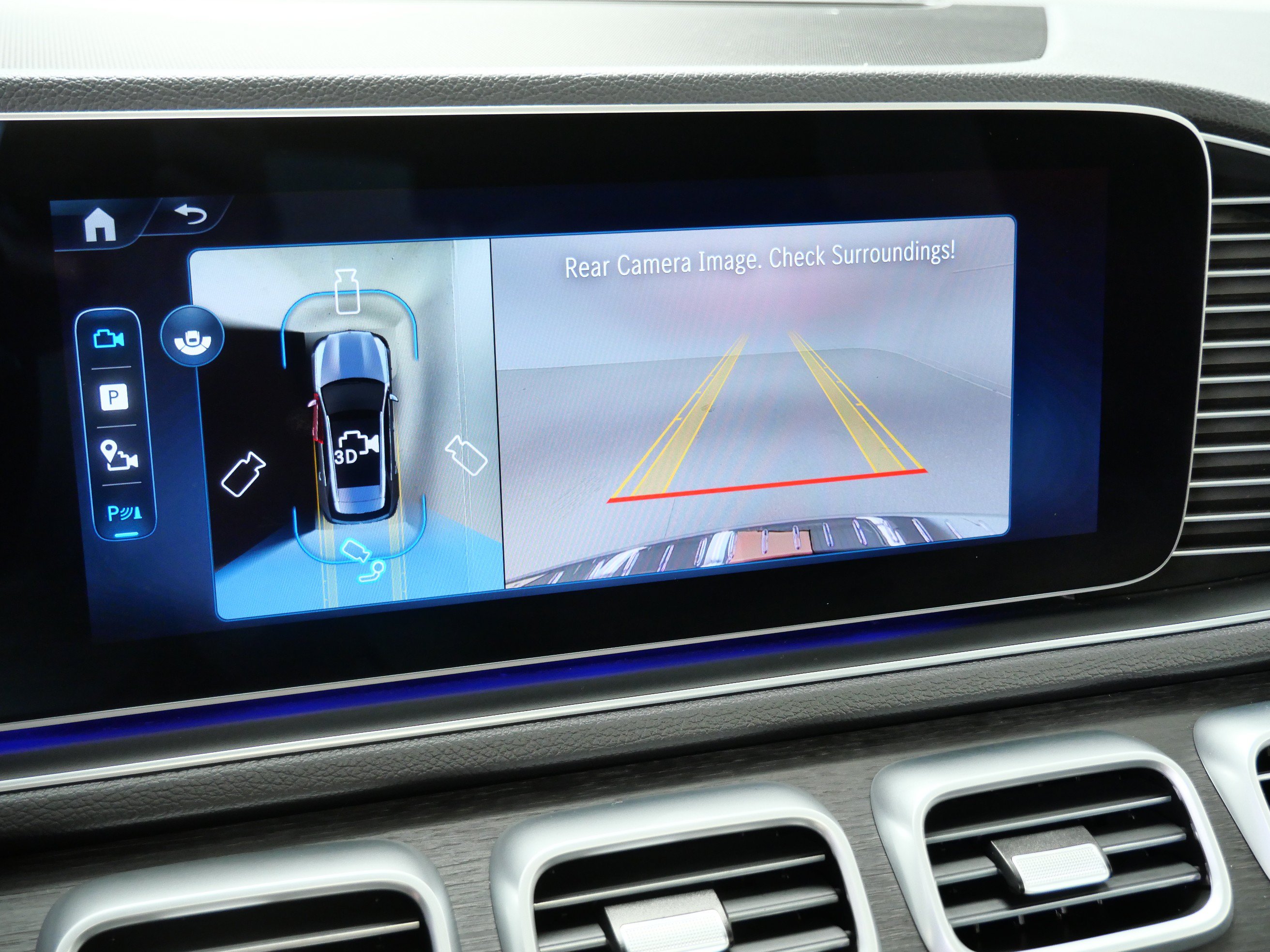 Certified 2025 Mercedes-Benz GLE 450e 4MATIC w/ Driver Assistance Package image 30