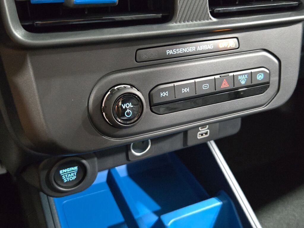 New 2025 Ford Maverick XLT w/ XLT Luxury Package image 28