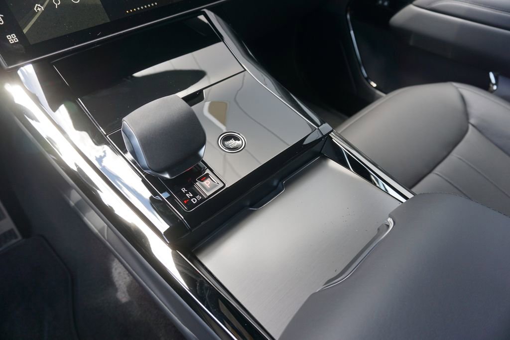 New 2025 Land Rover Range Rover Sport Dynamic SE image 14