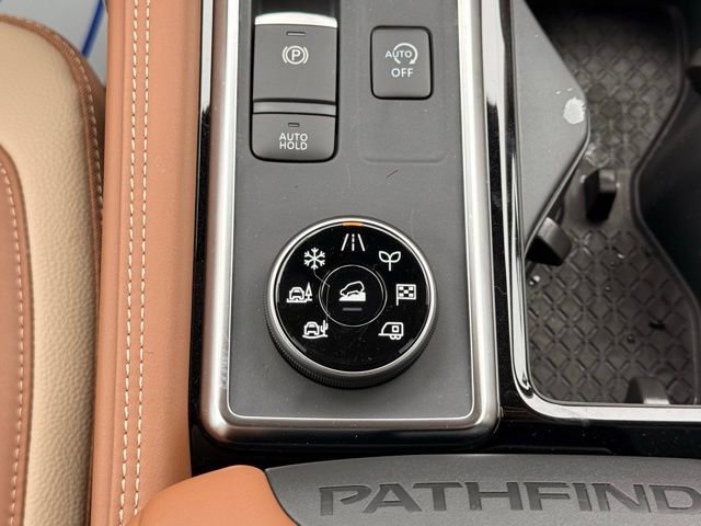 New 2026 Nissan Pathfinder Platinum image 31