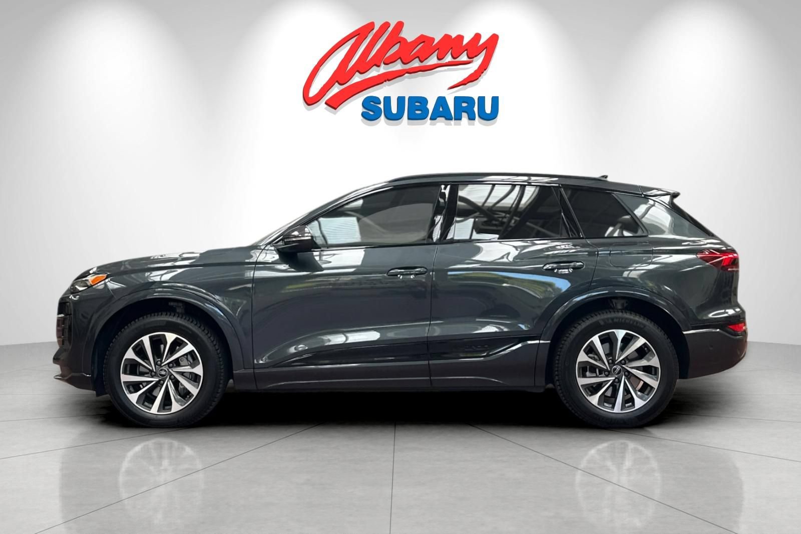 Used 2025 Audi Q6 e-tron Premium w/ Convenience Package AWD/4WD image 8