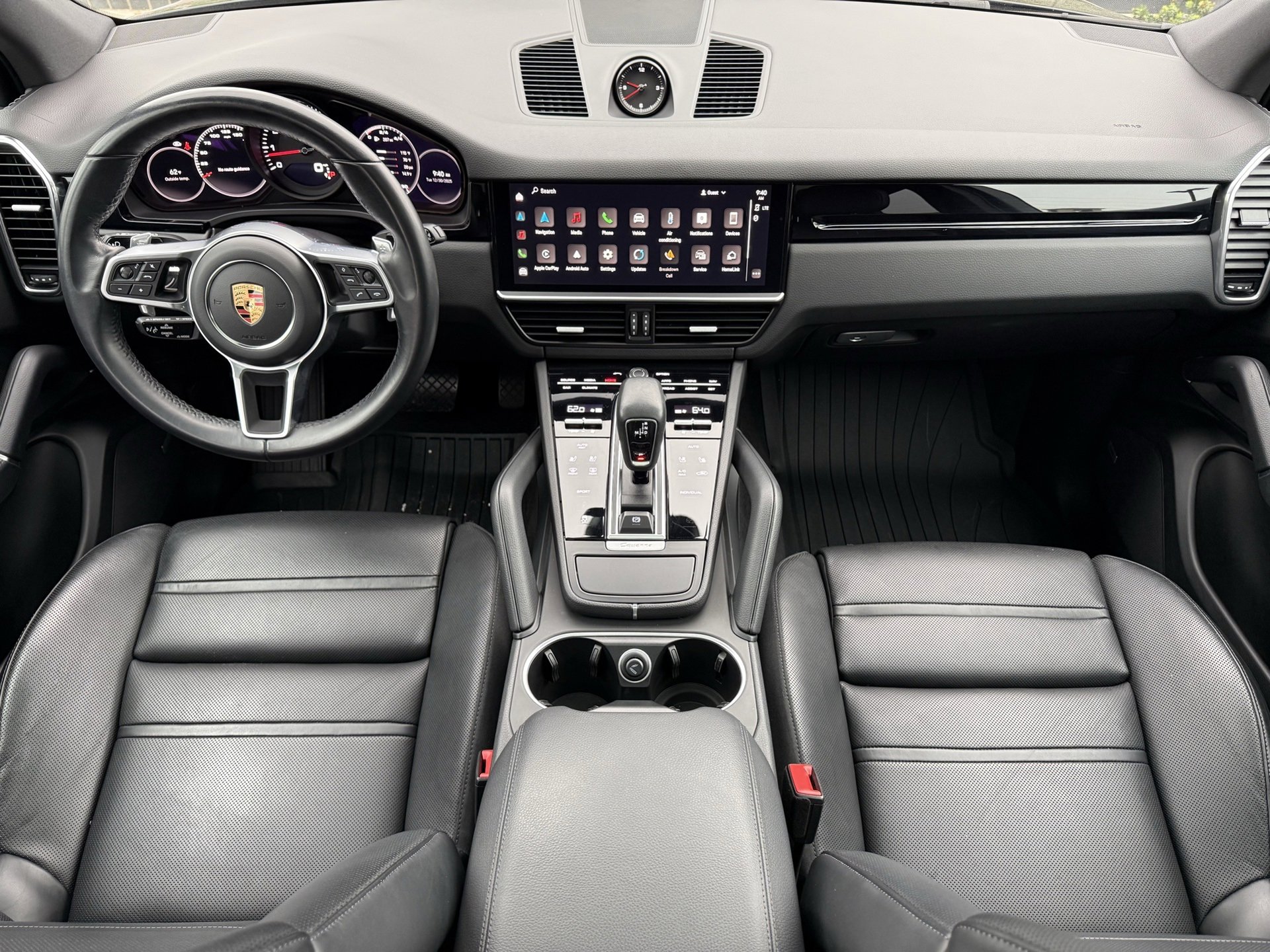 Certified 2022 Porsche Cayenne Platinum Edition image 14