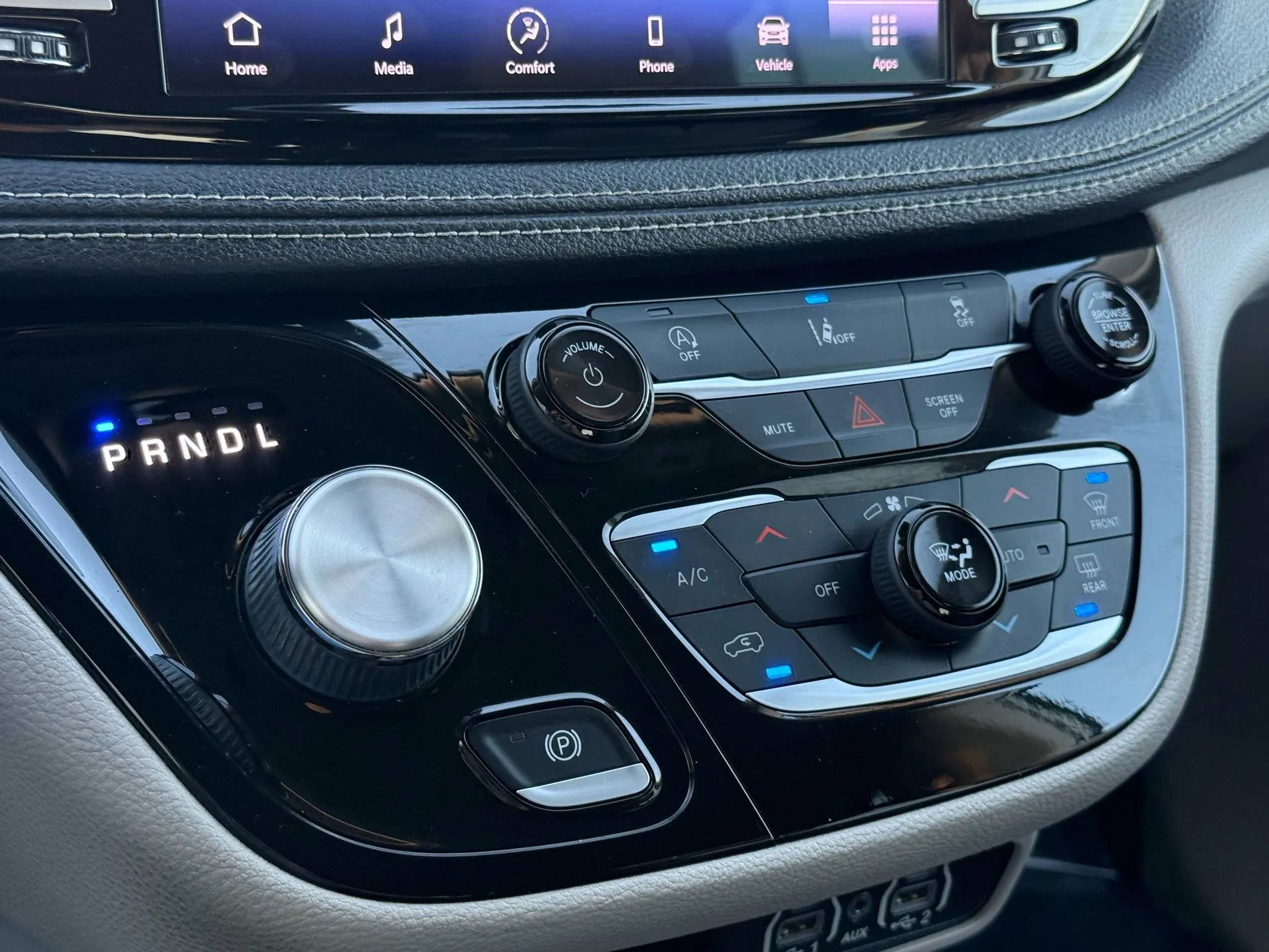 Used 2022 Chrysler Pacifica Touring-L image 46